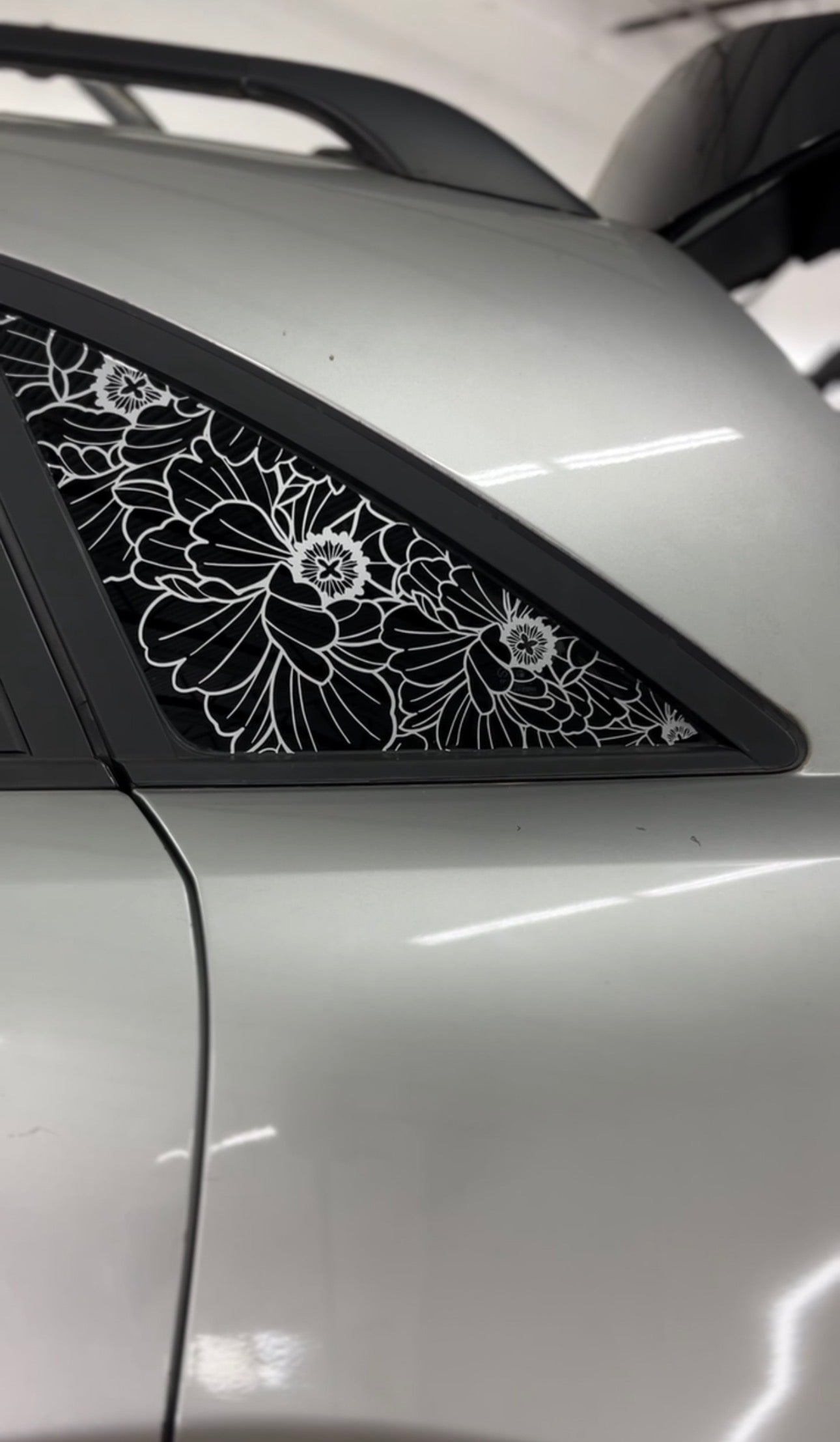 Single Peony Rear Quarter Window Decal
